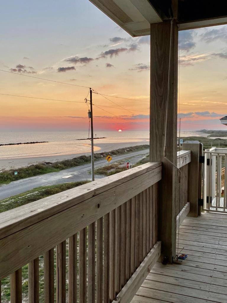 Oceanfront Home Near Hollybeach Cameron Exterior foto